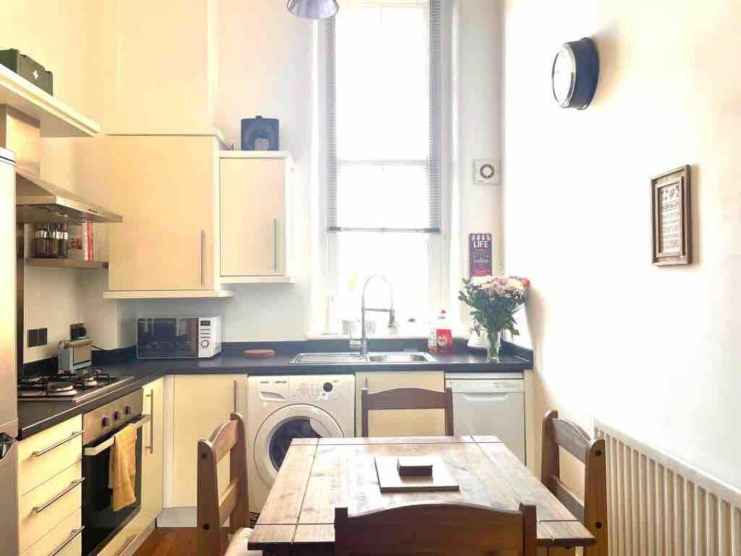 2 Bed Self Contained Apartment ريكسهام المظهر الخارجي الصورة